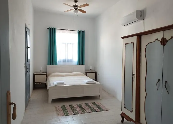 Tatil Evi White Cat Vromolithos