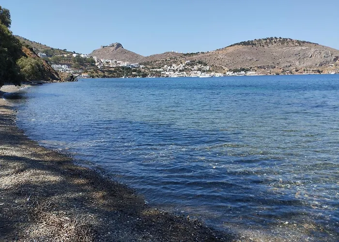 White Cat Tatil Evi Vromolithos