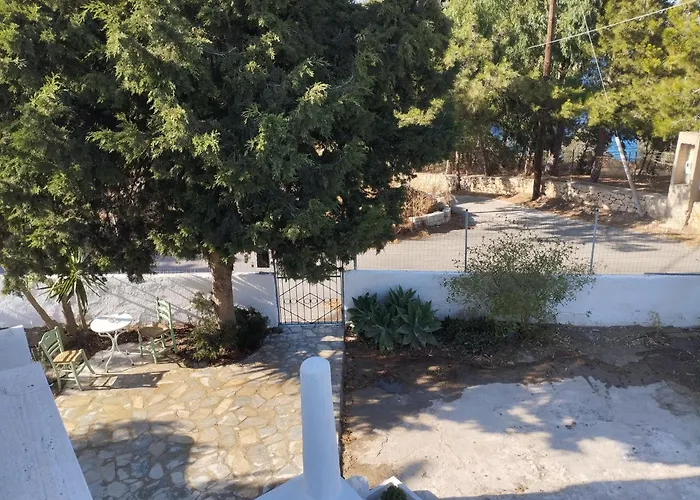 White Cat Vromolithos